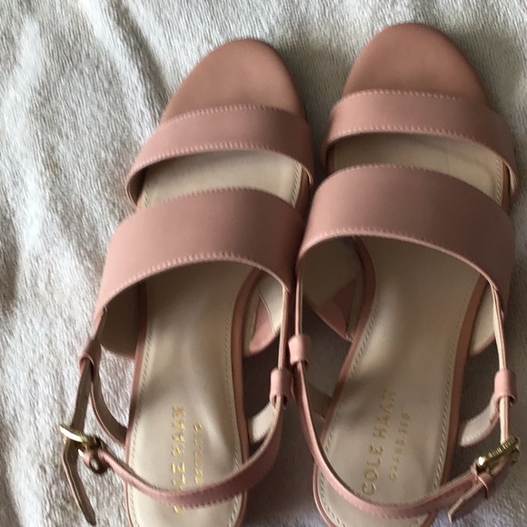 Ladies Cole Haan shoes 6 - Picture 3 of 4